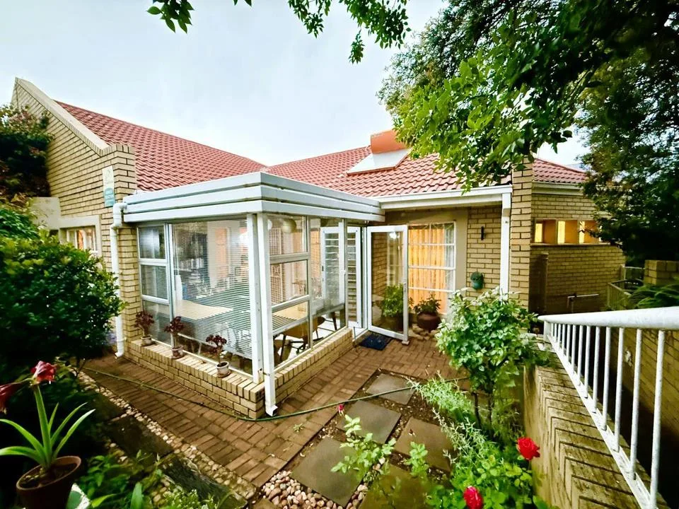 2 Bedroom House for sale in Kiepersol
