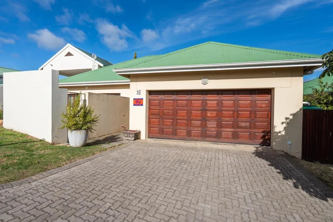 3 Bedroom Townhouse for sale in Oatlands North
