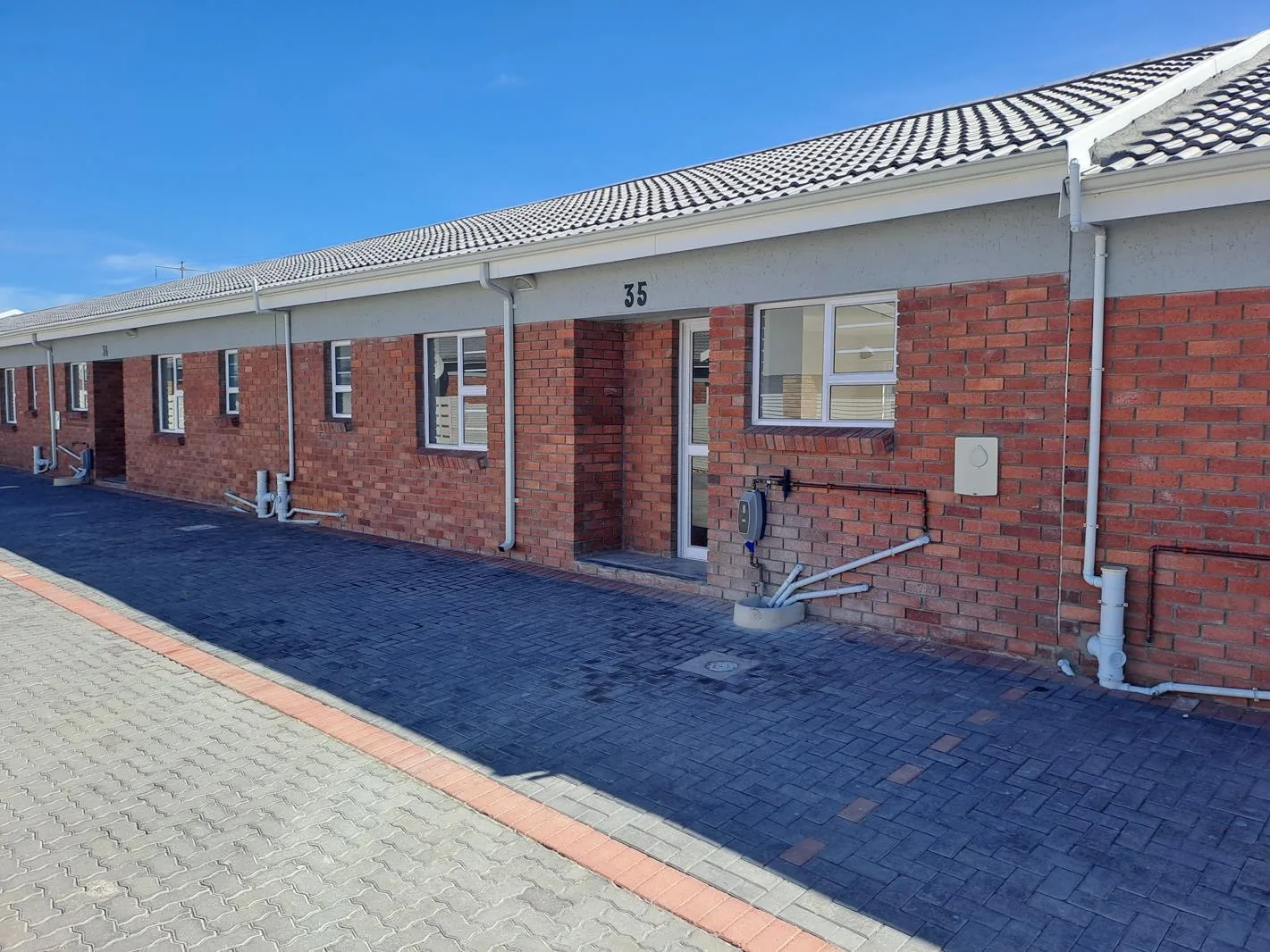 2 Bedroom Townhouse in Lorraine