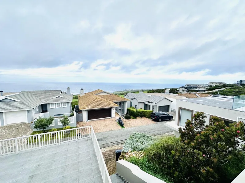 3 Bedroom House in Pinnacle Point Golf Estate