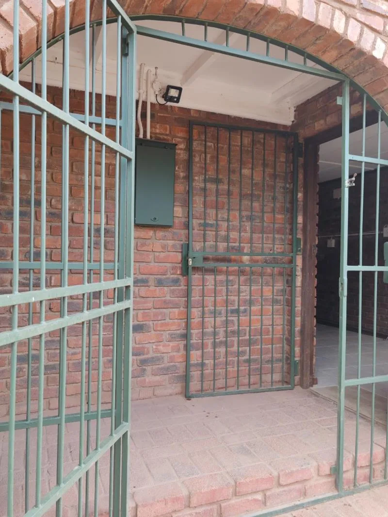 1 Bedroom Apartment in Postmasburg