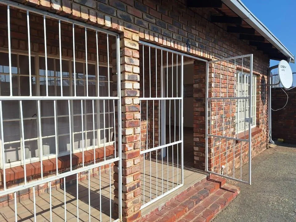 2 Bedroom Townhouse for sale in Parys