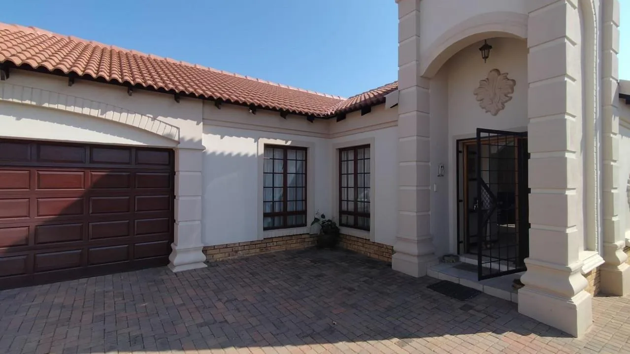 3 Bedroom Townhouse for sale in Flamwood