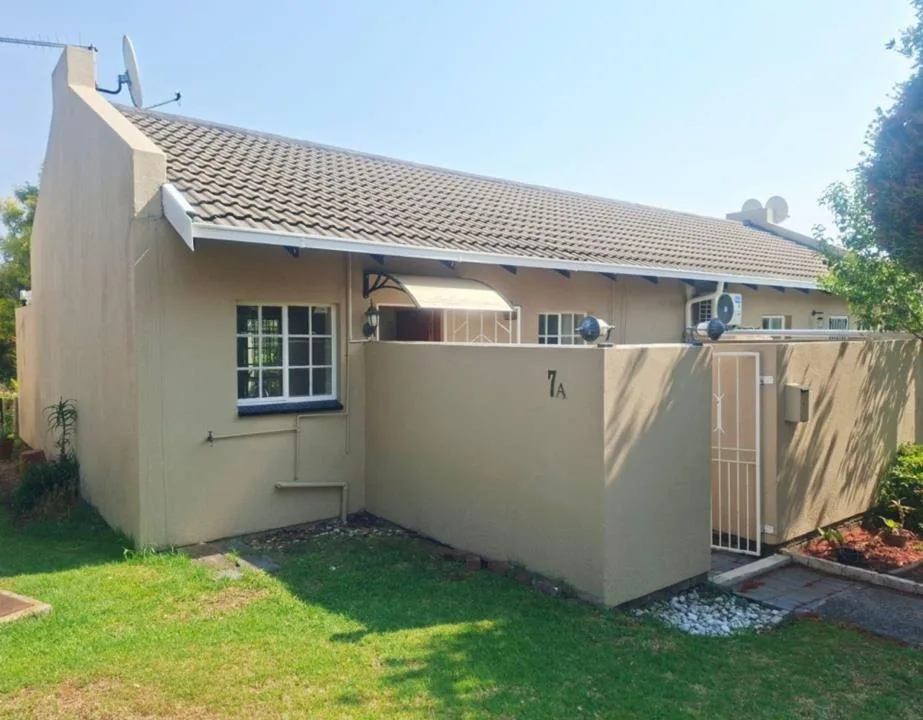 1 Bedroom House for sale in Marais Steyn Park