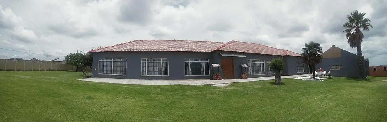 5 Bedroom House for sale in Charl Cilliers