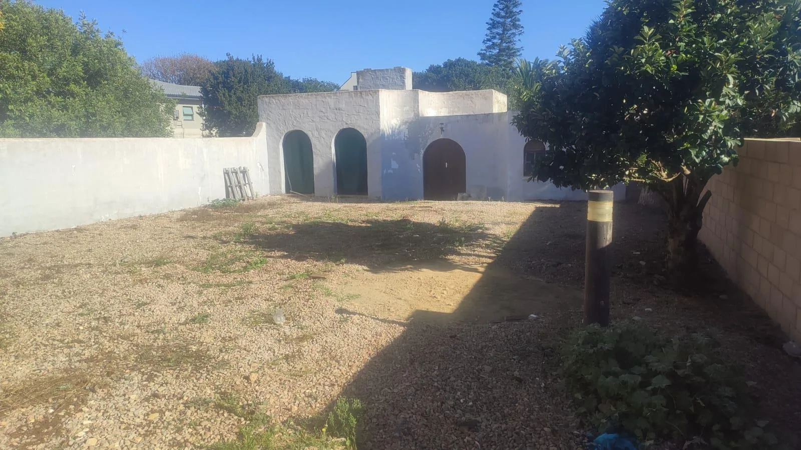 1 230 m² Land available in Mossel Bay Central