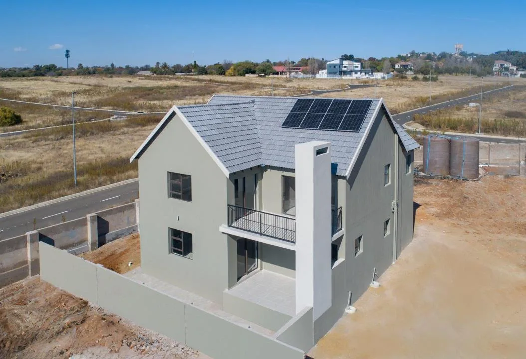 3 Bedroom Townhouse for sale in Oakland Estate