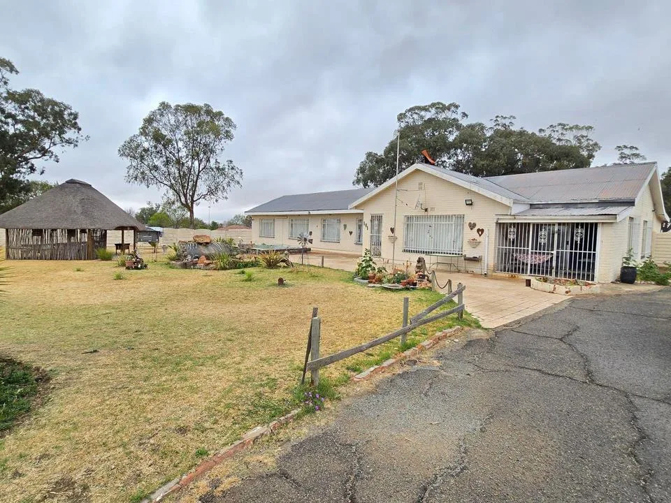 4 Bedroom House for sale in Grootvlei