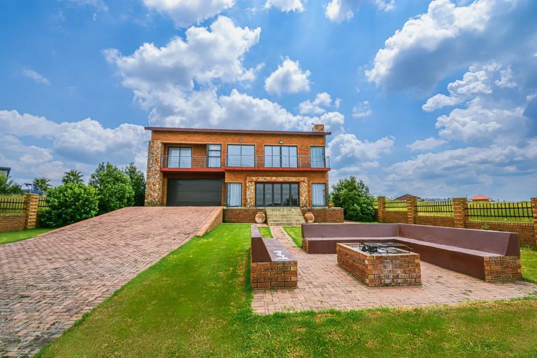 4 Bedroom House for sale in Summer Place Estate