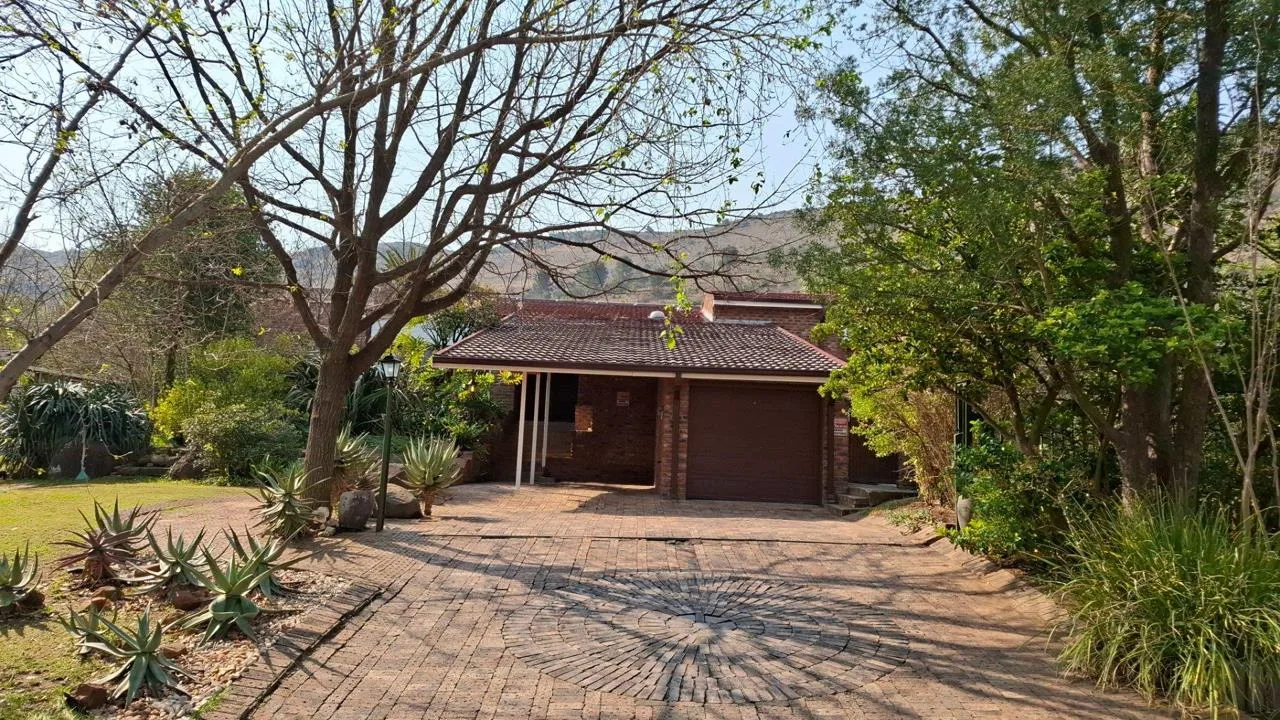 4 Bedroom House for sale in Balmoral