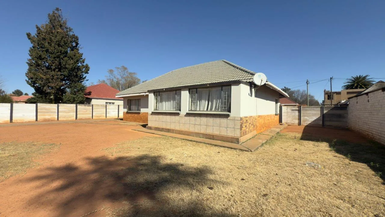 3 Bedroom House for sale in Stilfontein Ext 3