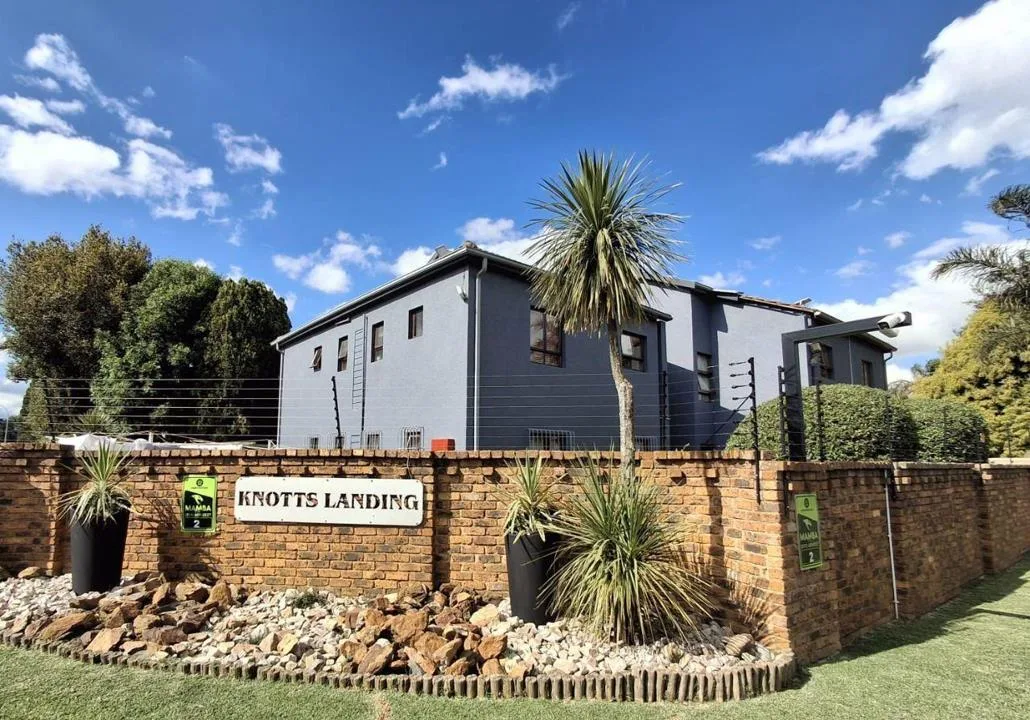 2 Bedroom Townhouse for sale in Glen Marais