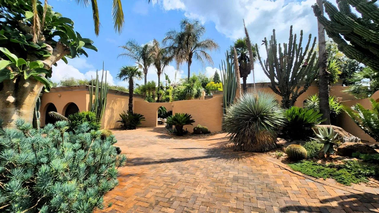 4 Bedroom House for sale in Wilkoppies