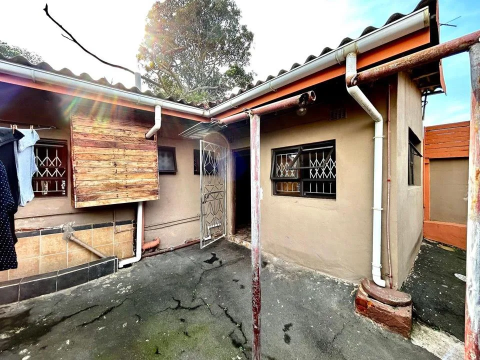 1 Bedroom House to rent in Merebank East