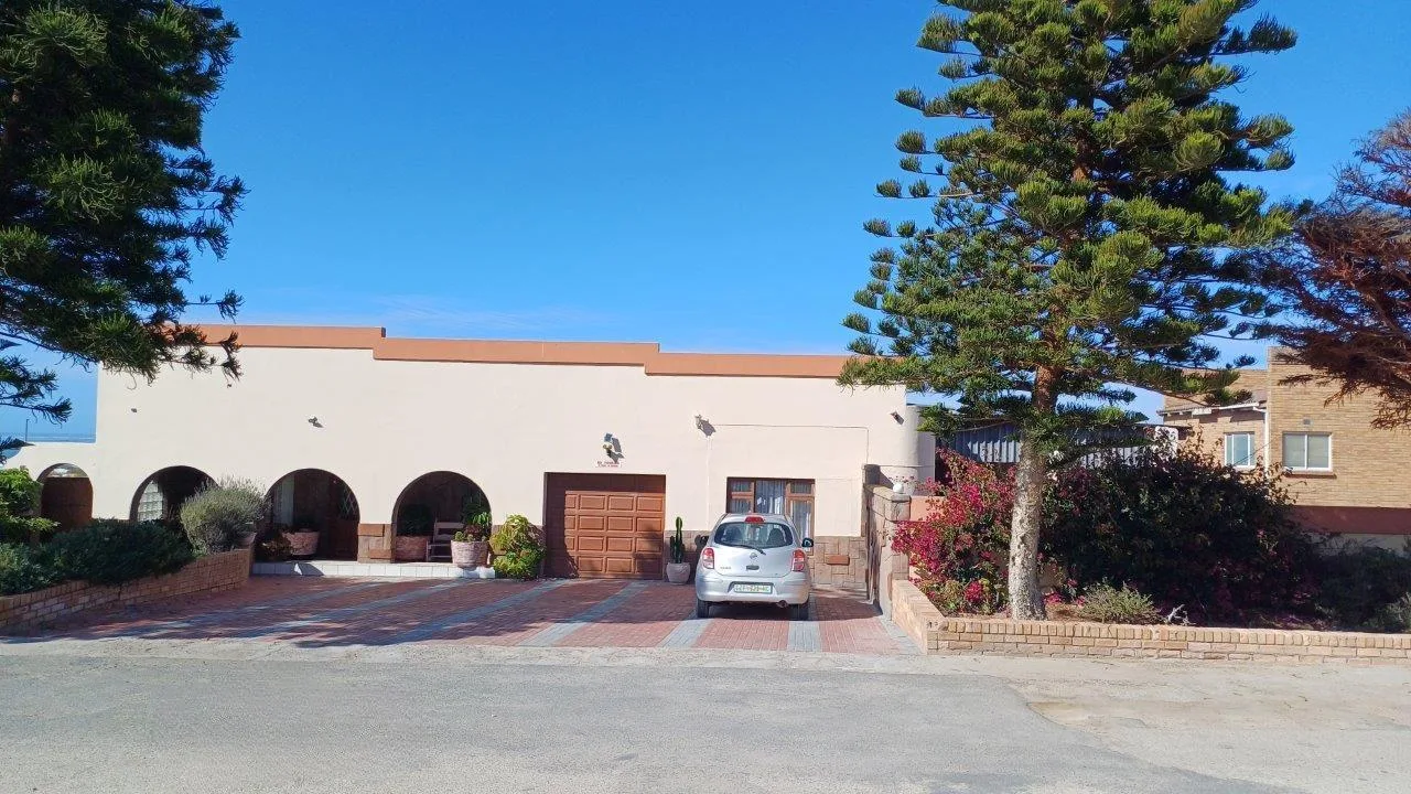 3 Bedroom House for sale in Port Nolloth