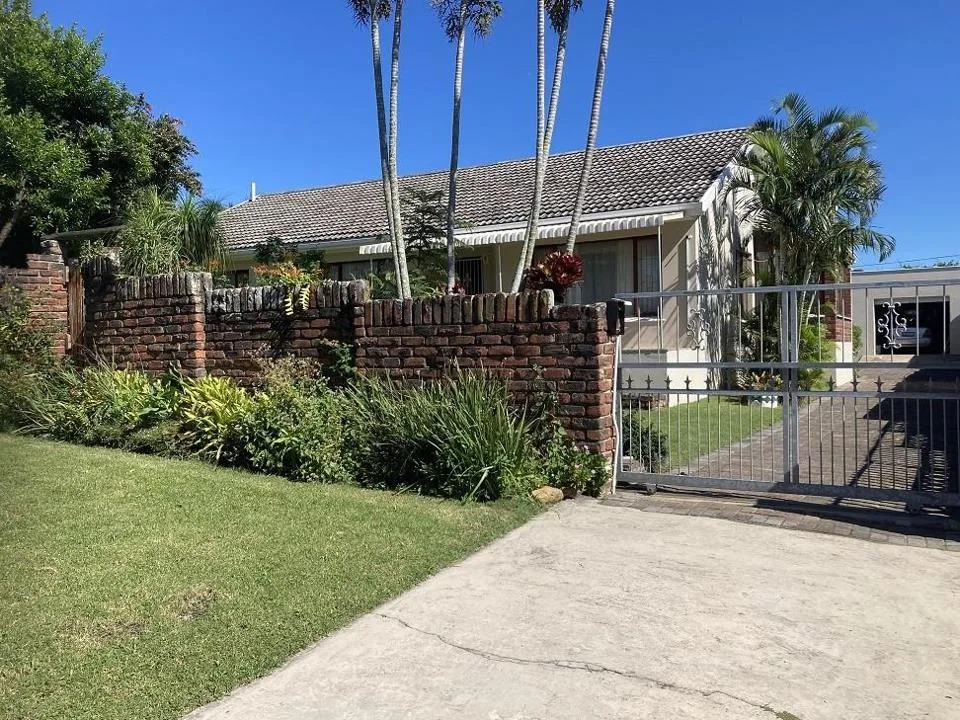 4 Bedroom House for sale in Amalinda North