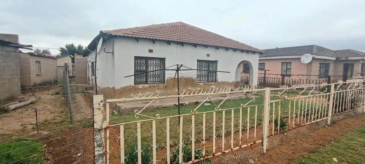 3 Bedroom House for sale in Madadeni L
