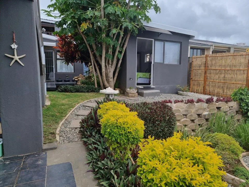 5 Bedroom Townhouse for sale in Hibberdene