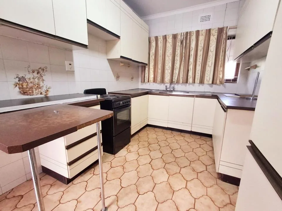 1 Bedroom House to rent in Merebank East