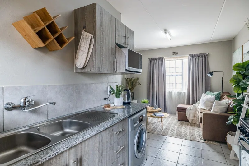 2 Bedroom Apartment in Alrode South