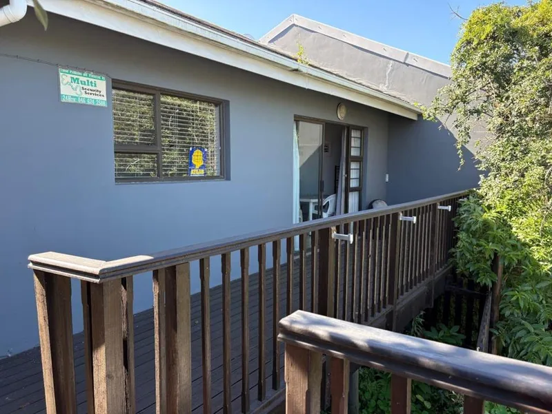 2 Bedroom Townhouse for sale in East Bank
