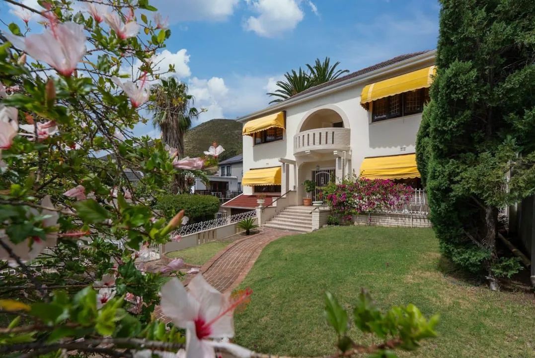 3 Bedroom House for sale in Fresnaye