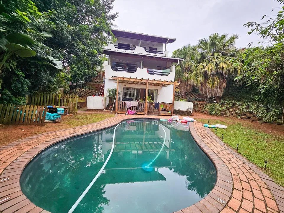 3 Bedroom House for sale in Amanzimtoti
