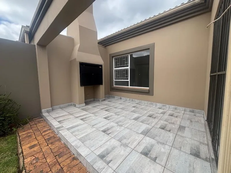2 Bedroom Townhouse for sale in Vanderbijlpark SE 2