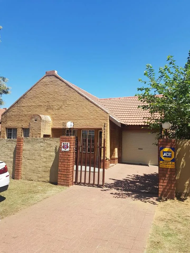 2 Bedroom House for sale in Witbank Ext 8