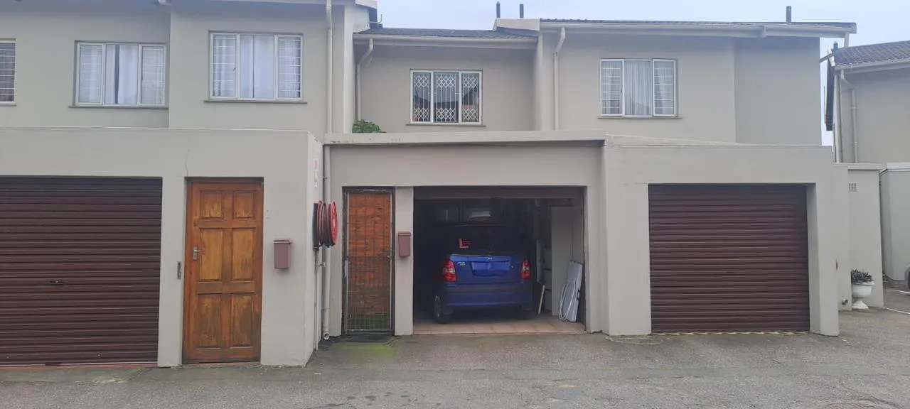 2 Bedroom Townhouse for sale in Bluff