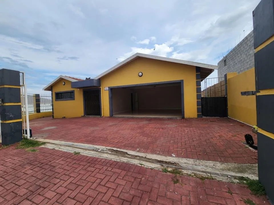 5 Bedroom House to rent in Bluewater Bay