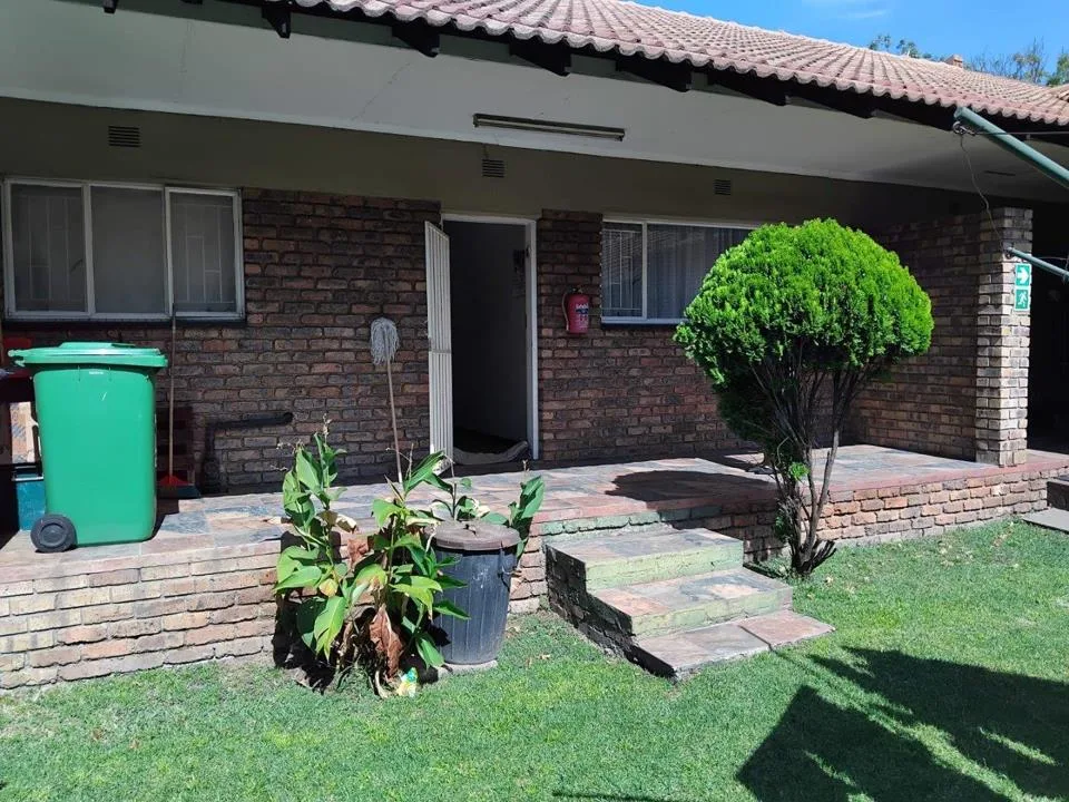 2 Bedroom Townhouse for sale in Middelburg Central