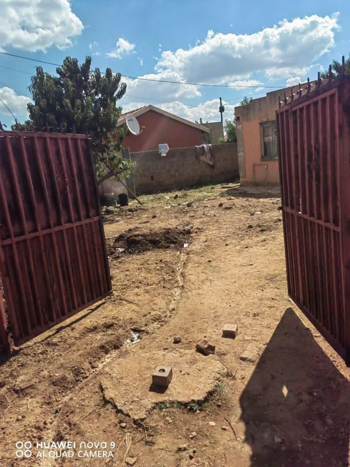 2 Bedroom House for sale in Lawley Estate