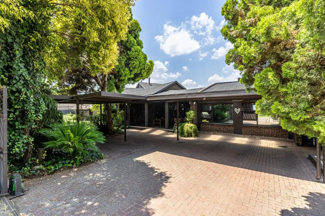 3 Bedroom House for sale in Dalpark Ext 1