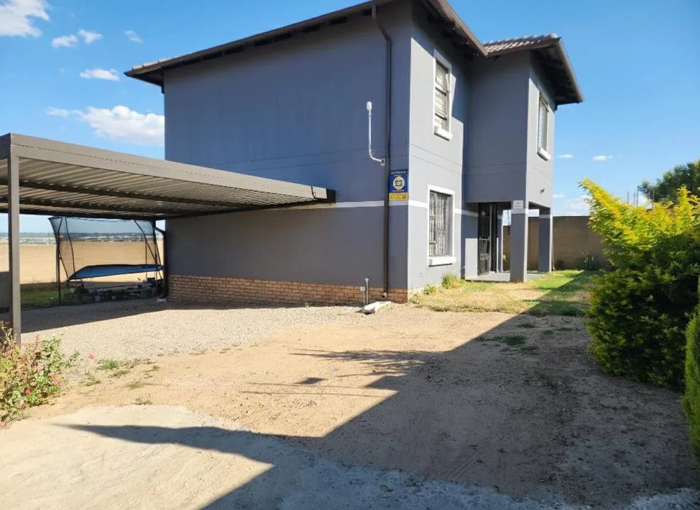 3 Bedroom House for sale in Blue Hills
