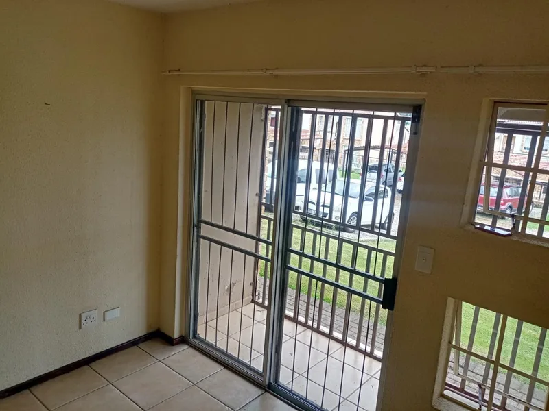 2 Bedroom Garden Cottage in Laser Park