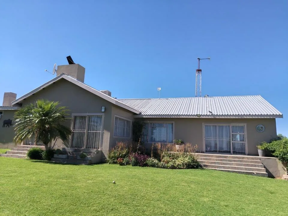 3 Bedroom House for sale in Olyfvenhoudtsdrift