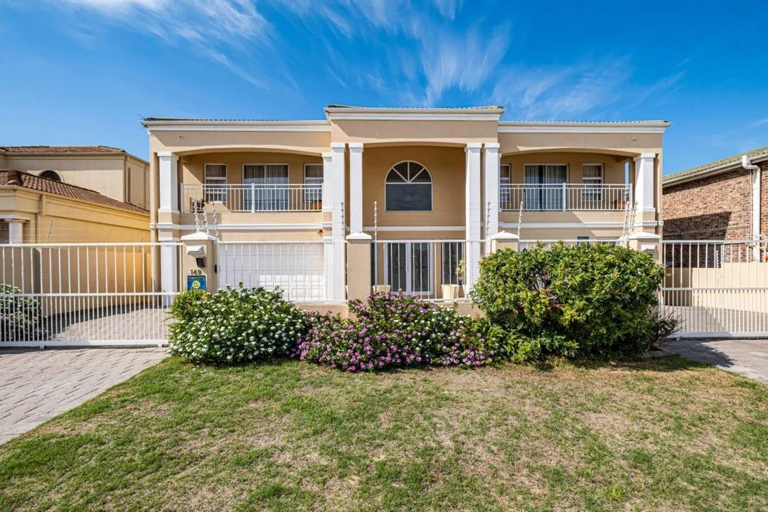 5 Bedroom House for sale in Bluewater Bay