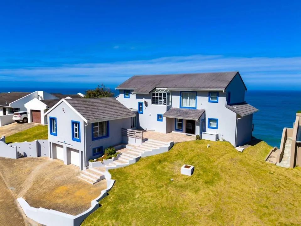 4 Bedroom House for sale in Eersterivierstrand