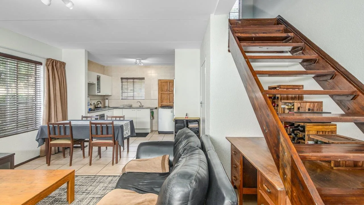 2 Bedroom House for sale in North Riding