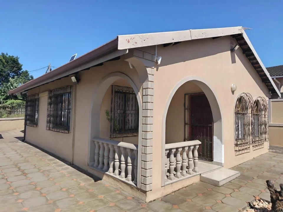 4 Bedroom House for sale in Shallcross