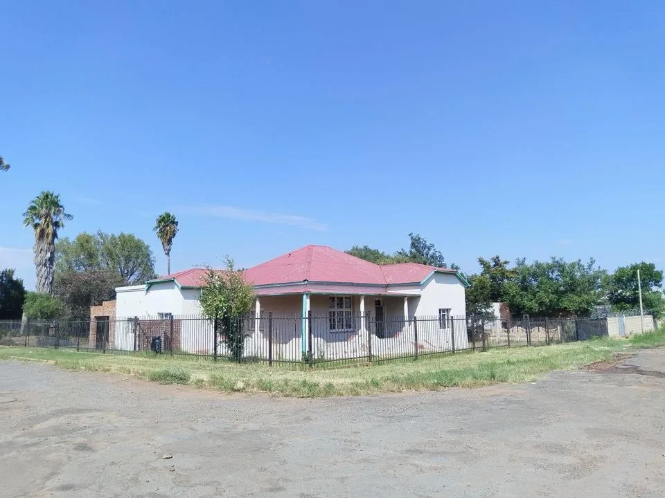 6 Bedroom House for sale in Warrenton
