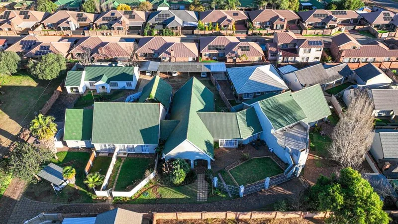 14 Bedroom House for sale in Baillie Park