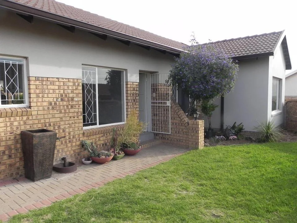 3 Bedroom Townhouse for sale in Del Judor Ext 4