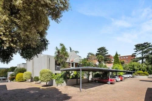 2 Bedroom Apartment / flat for sale in Eltonhill