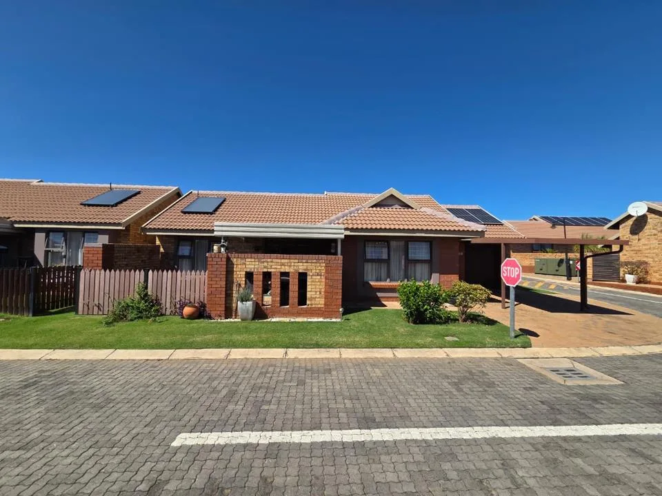 5 Bedroom Townhouse for sale in Montana Tuine
