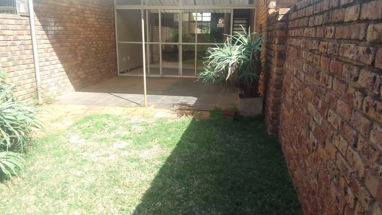 3 Bedroom Townhouse for sale in Clubview