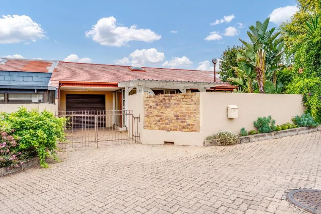 1 Bedroom Townhouse for sale in Sonneglans