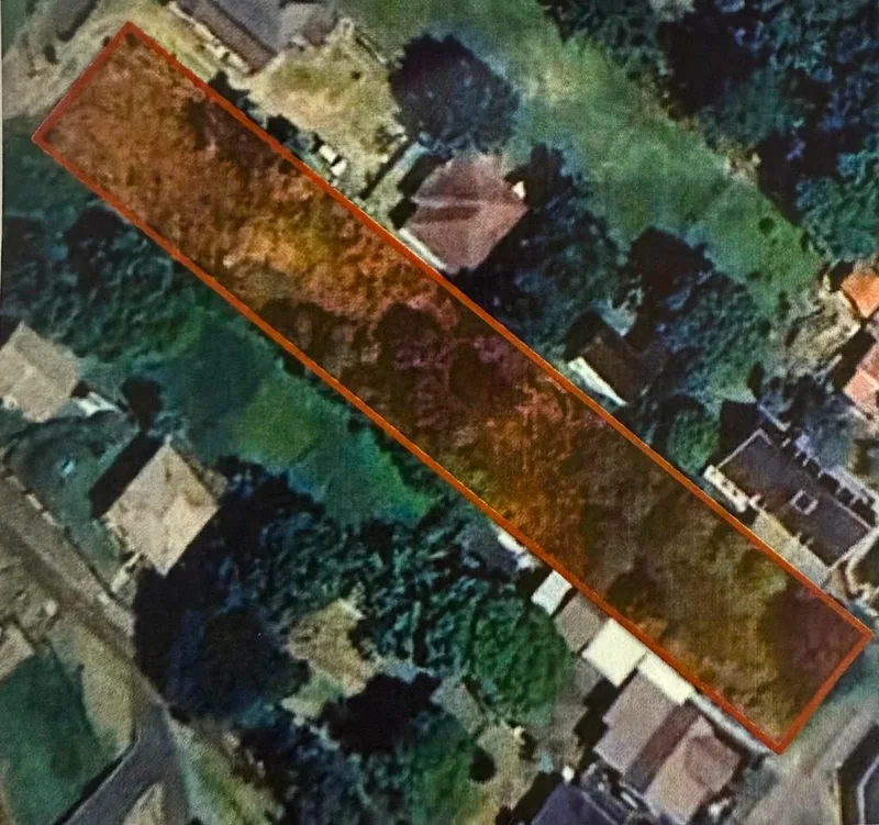 1 842 m² Land available in Bellair