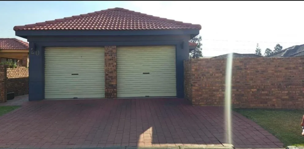 3 Bedroom Townhouse for sale in Southdowns Estate